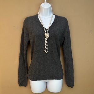 Sutton Cashmere V Neck Sweater Medium Gently worn 100% cashmere